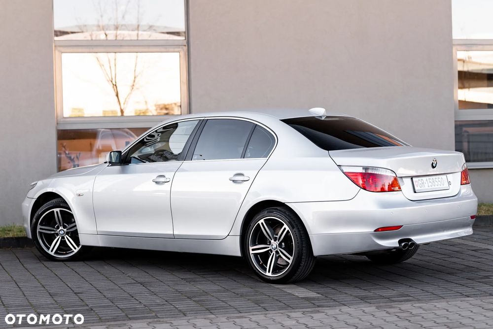 BMW Seria 5 525xi - 14