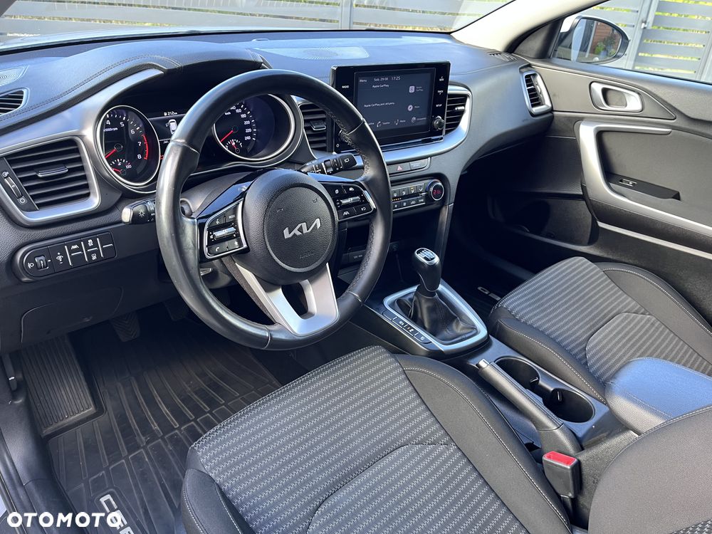 Kia Ceed 1.5 T-GDI M - 10