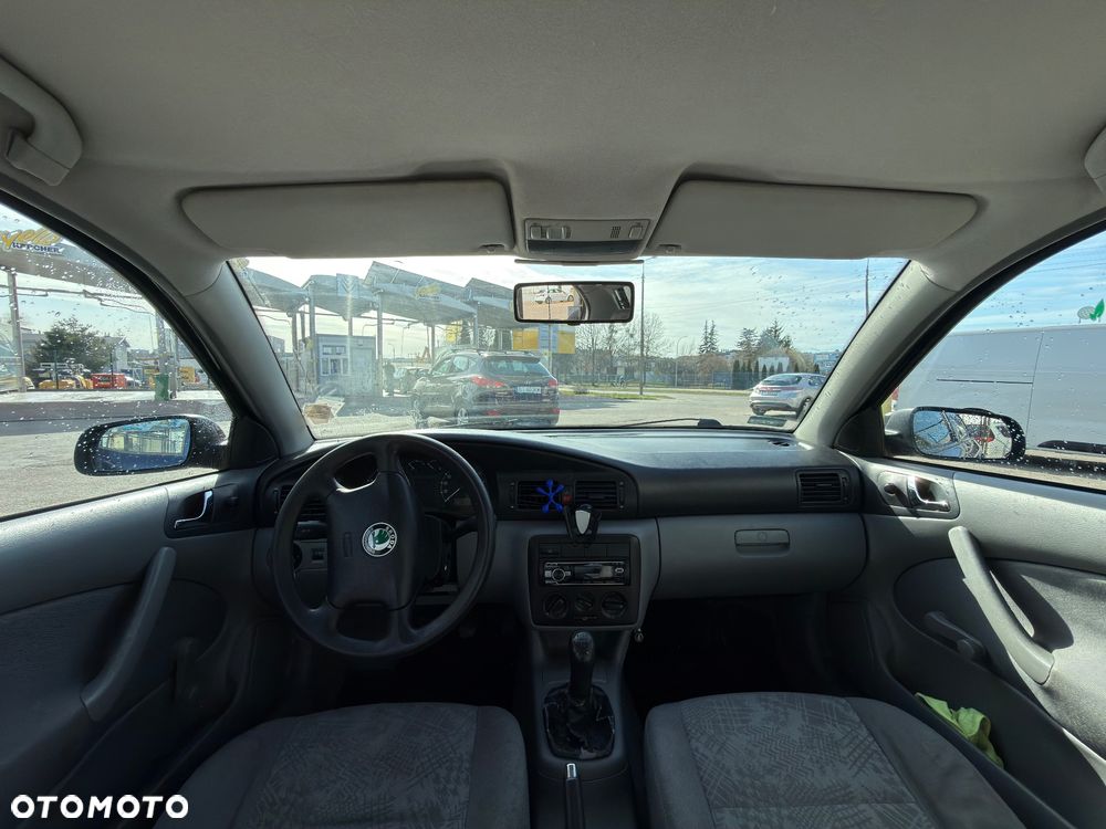 Skoda Octavia 1.6 LX - 8
