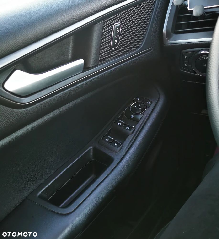 Ford Edge - 19