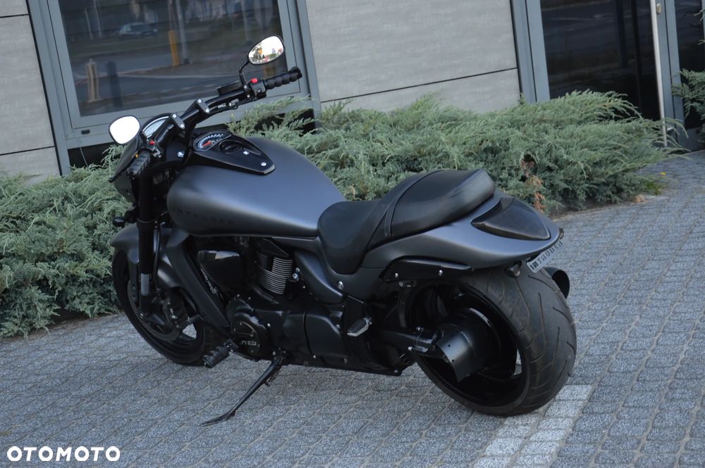 Suzuki Intruder - 3