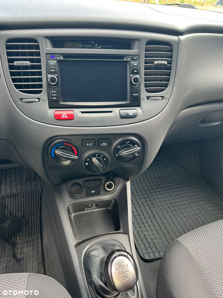 Kia Rio - 19