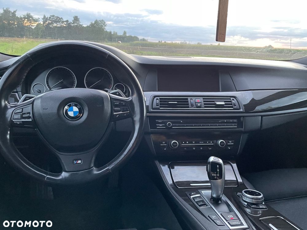 BMW Seria 5 528i xDrive - 13