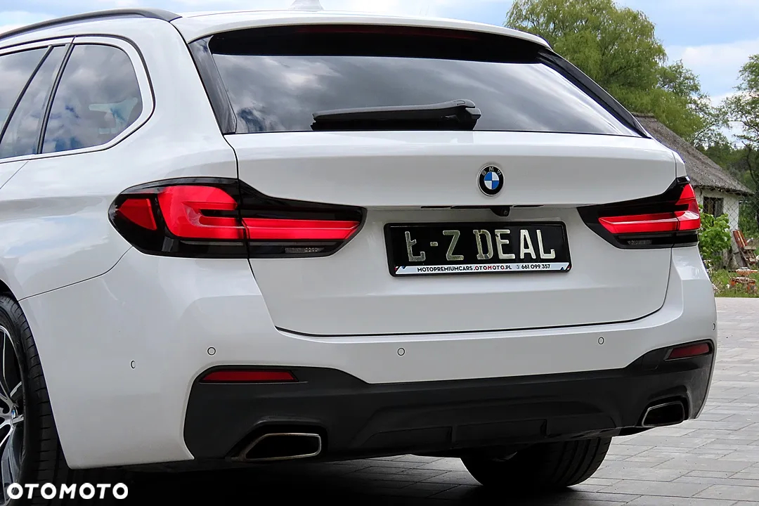 BMW Seria 5 520d xDrive Touring M Sport Edition - 16