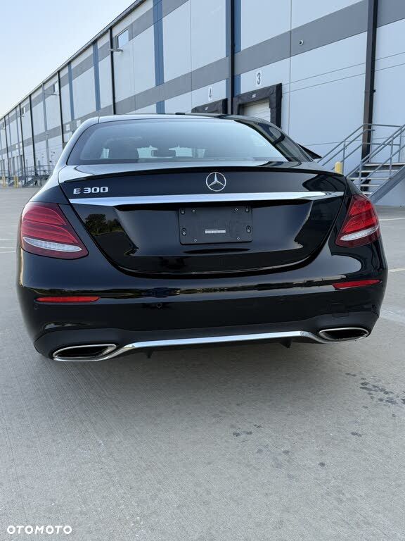 Mercedes-Benz Klasa E - 9