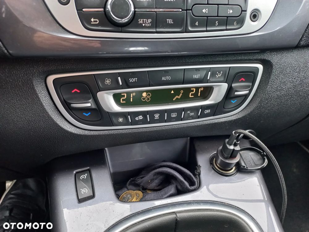 Renault Scenic dCi 110 Xmod Paris - 23