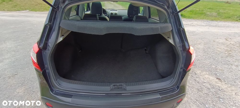 Nissan Qashqai 2.0 dCi 4 x 4 DPF tekna - 22