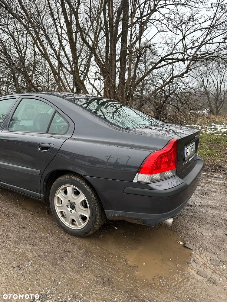 Volvo S60 2.4 - 8