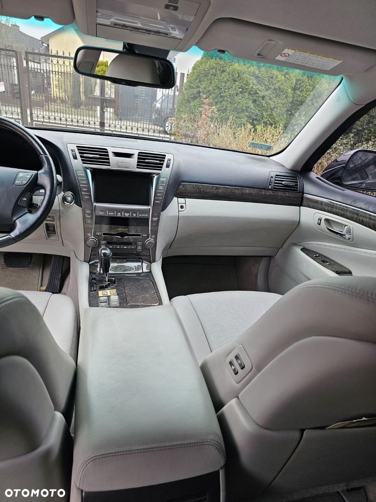 Lexus LS 460 - 15