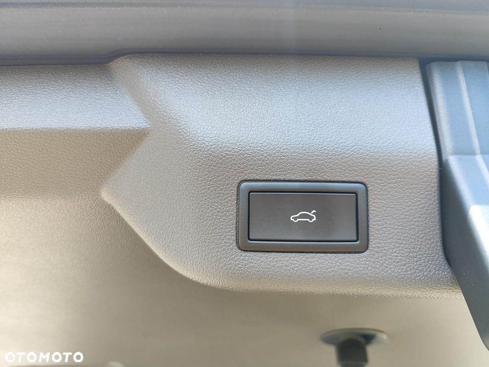 Volkswagen Multivan 2.0 TDI L2 Edition DSG - 12