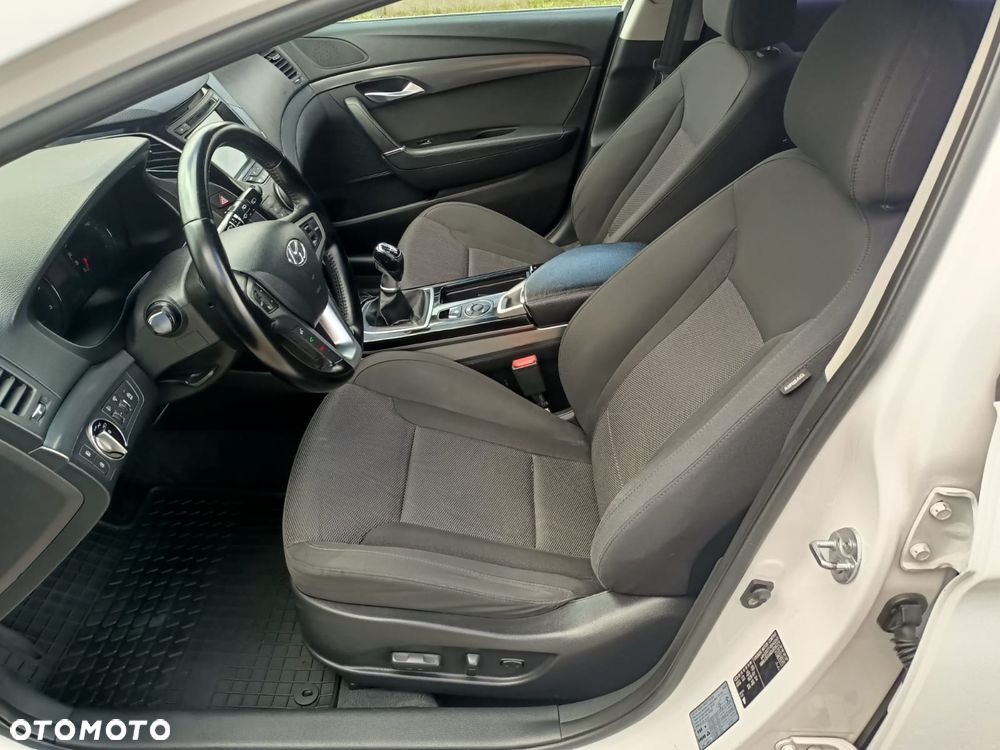 Hyundai i40 1.7 CRDi Comfort + - 24