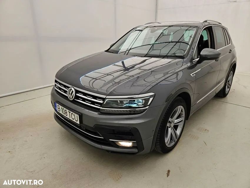 Volkswagen Tiguan - 1