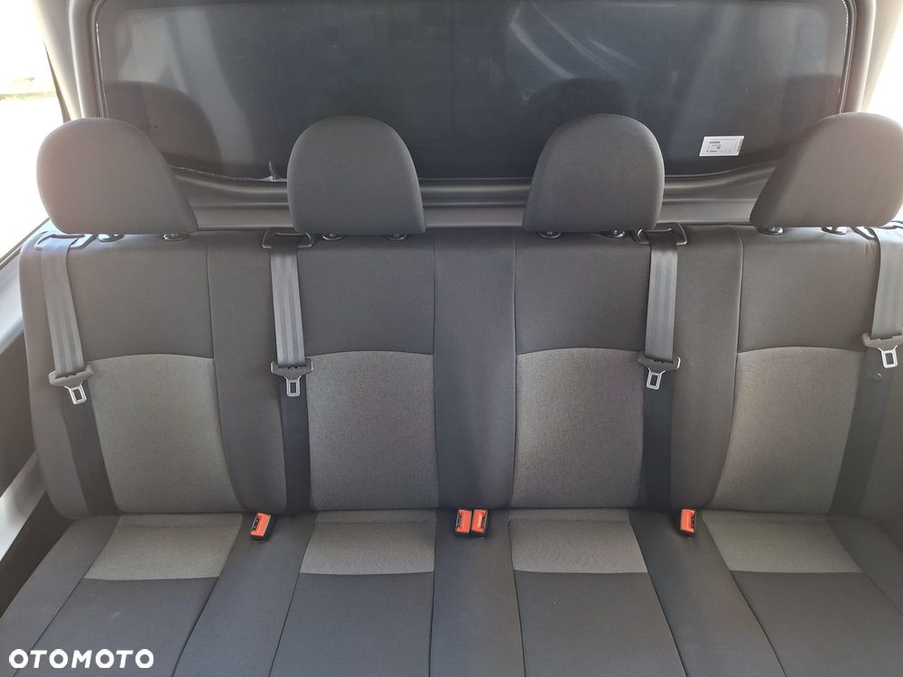 Volkswagen Crafter 35 Furgon z wysokim dachem 7 osobowy, silnik: 2,0 l EURO VI 163 KM / skrzynia biegów: Przedni napęd manualna 6-biegowa rozstaw osi: 4490 mm - 25