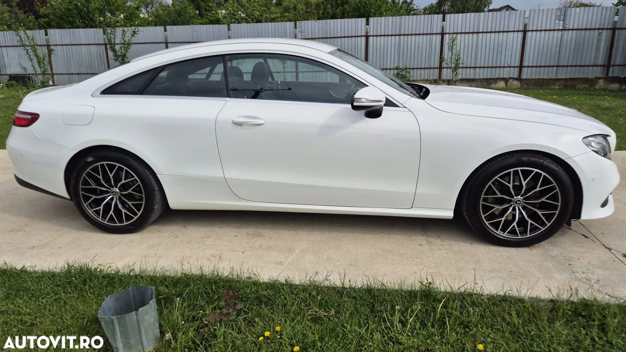 Mercedes-Benz E 220 d Coupe 9G-TRONIC Avantgarde - 2
