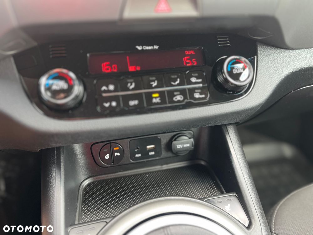 Kia Sportage 2.0 CRDI 4WD Fifa World Cup Edition - 24