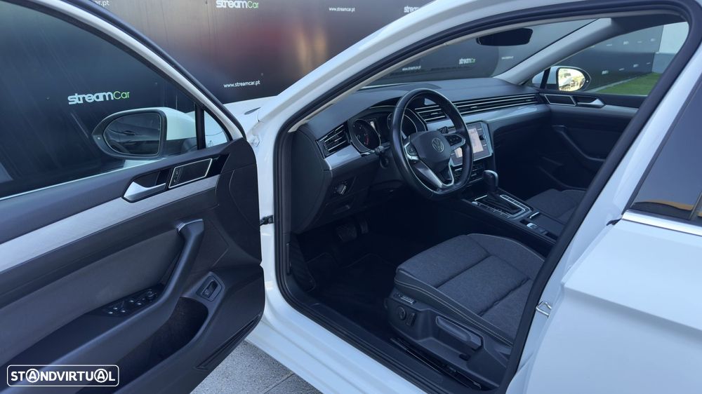 VW Passat Variant 2.0 TDI Business DSG - 11