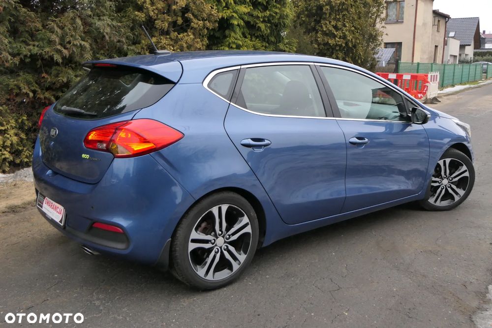Kia Ceed 1.6 GDI Dream-Team Edition - 9