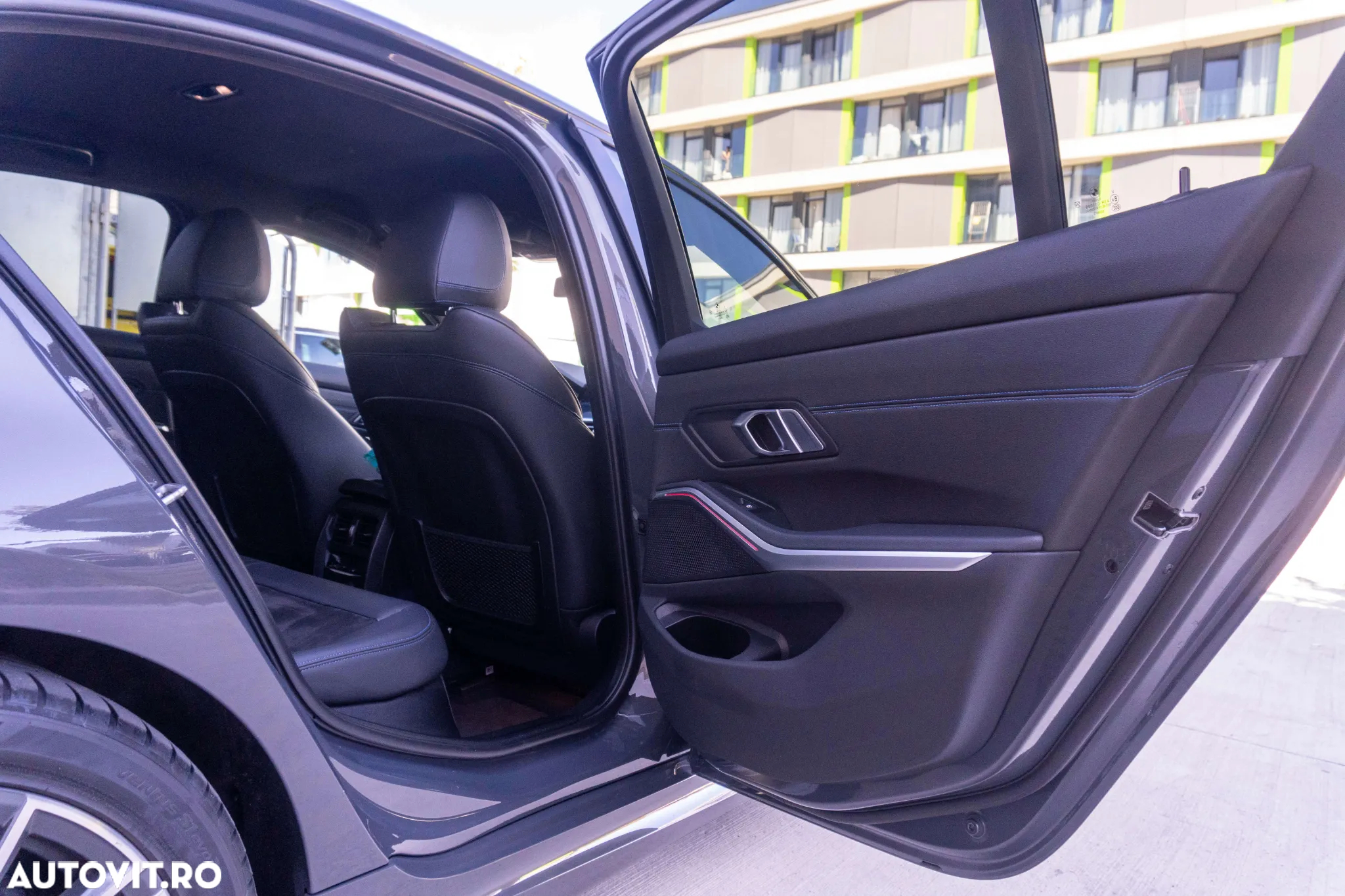 BMW Seria 3 320d Aut. M Sport - 30