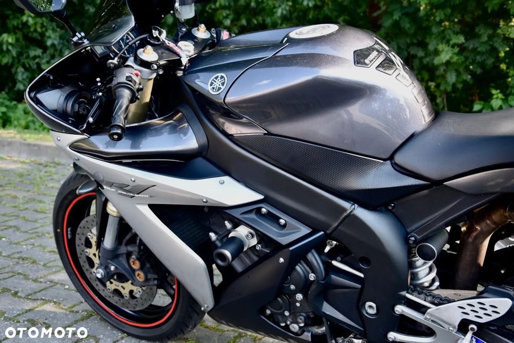 Yamaha R1 - 5