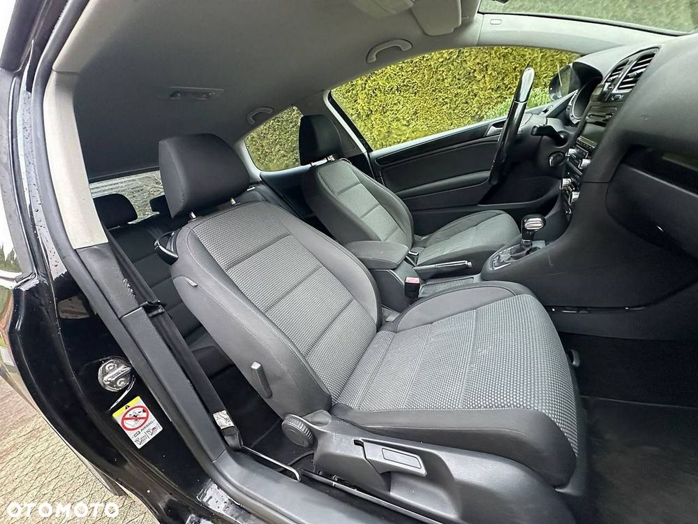 Volkswagen Golf - 8