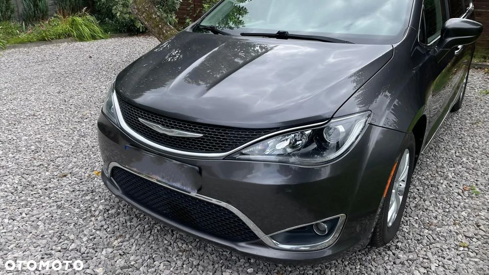 Chrysler Pacifica - 7