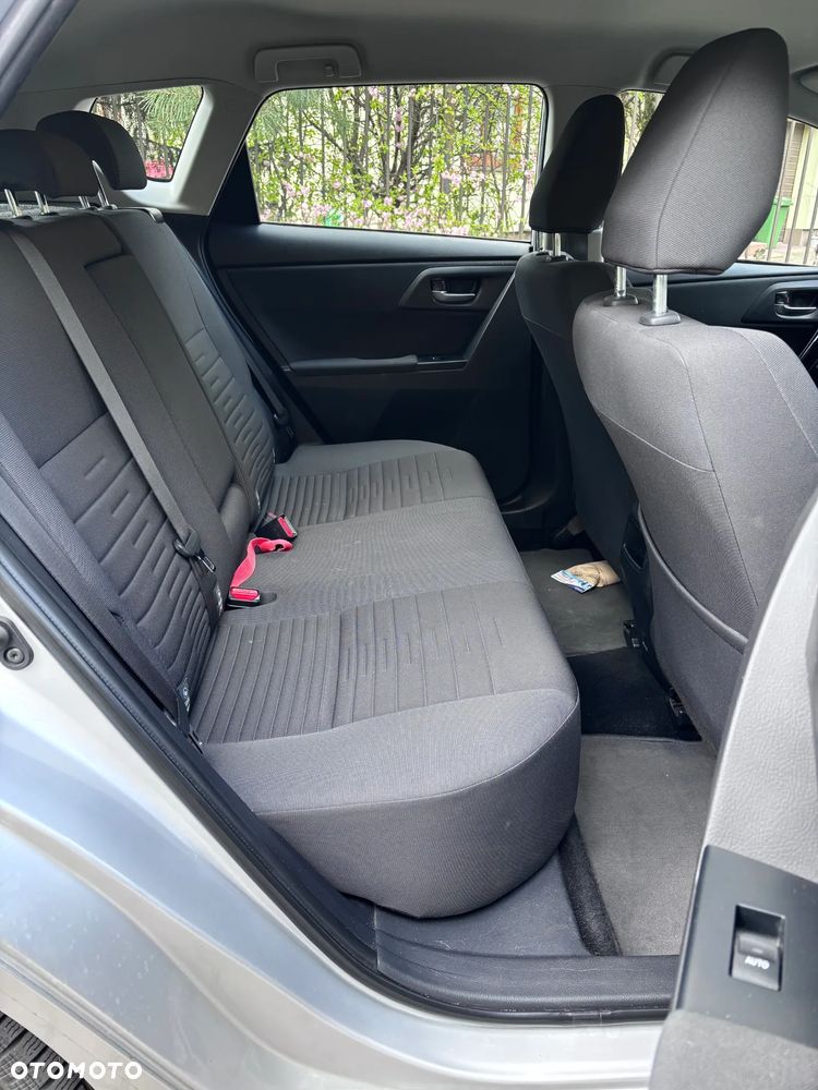 Toyota Auris 1.6 Premium - 16
