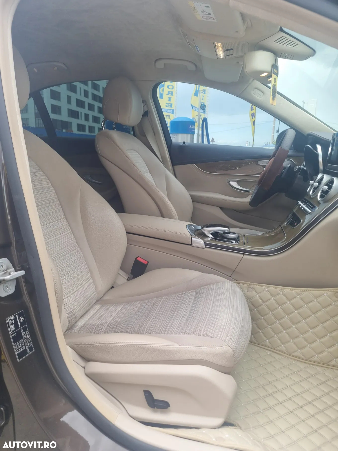 Mercedes-Benz C - 9