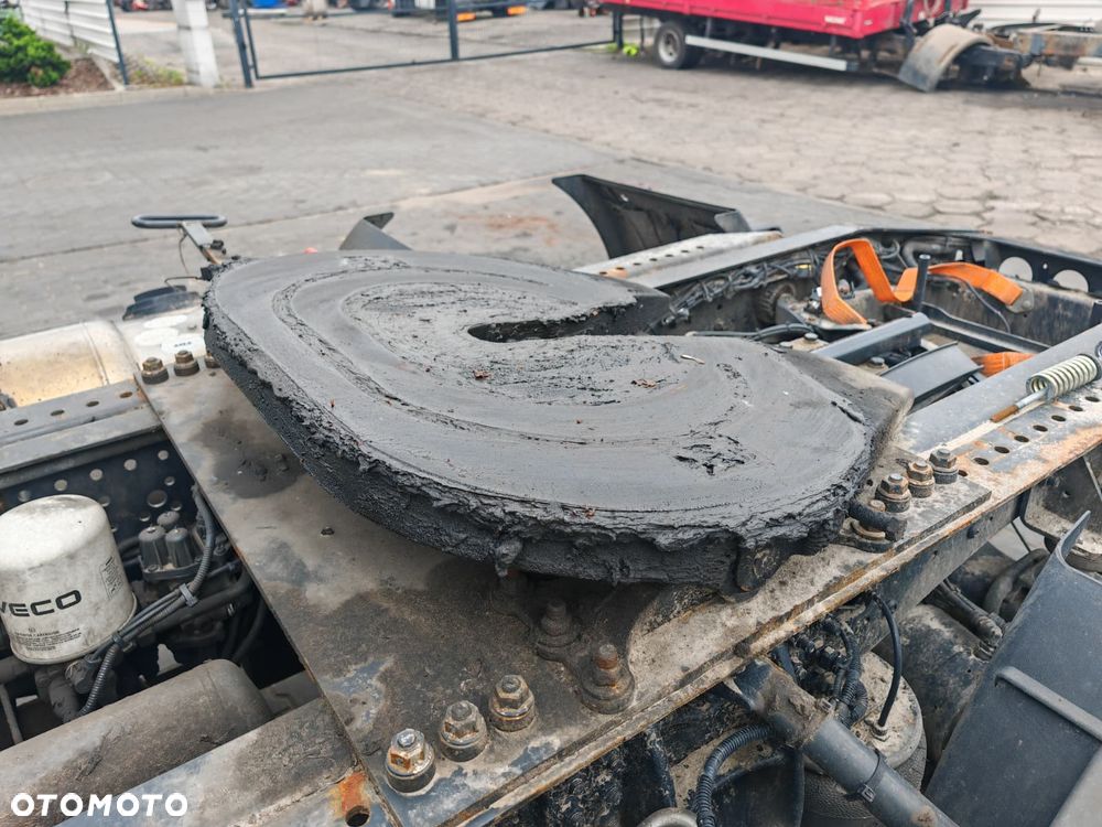 SIODŁO NISKIE Z PŁYTĄ IVECO S WAY - 4