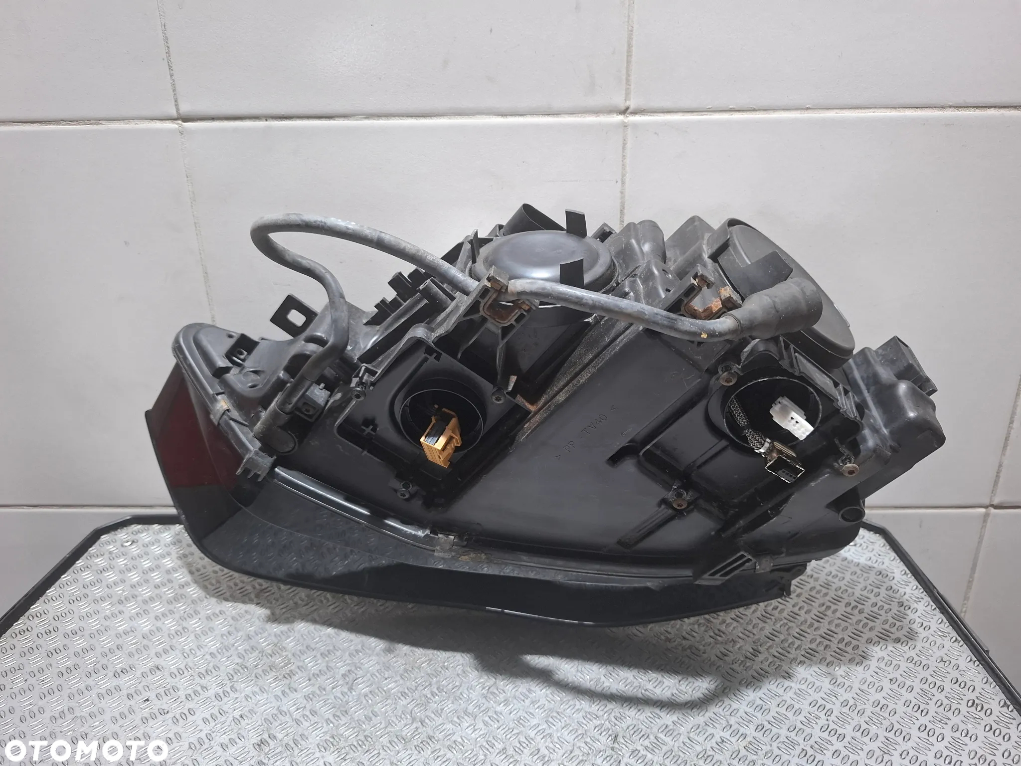 Lampa prawy przód led xenon Audi A4 B8 lift 2013 rok nr 8K0941044D - 4