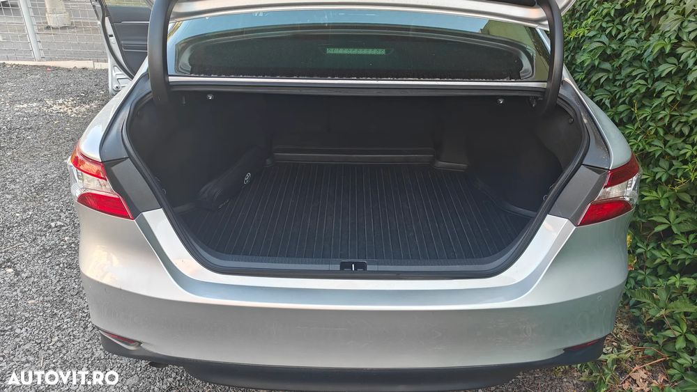 Toyota Camry - 13