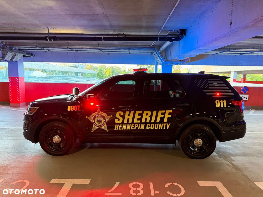 Ford Explorer - 25