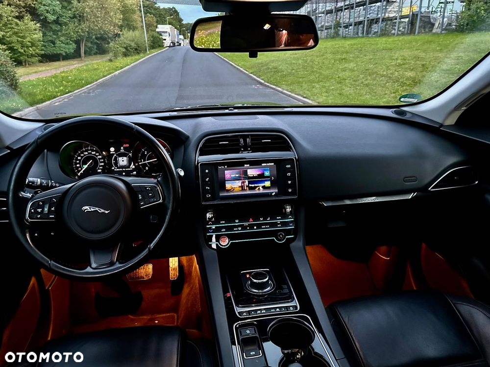 Jaguar F-Pace 2.0 i4D AWD Prestige - 20
