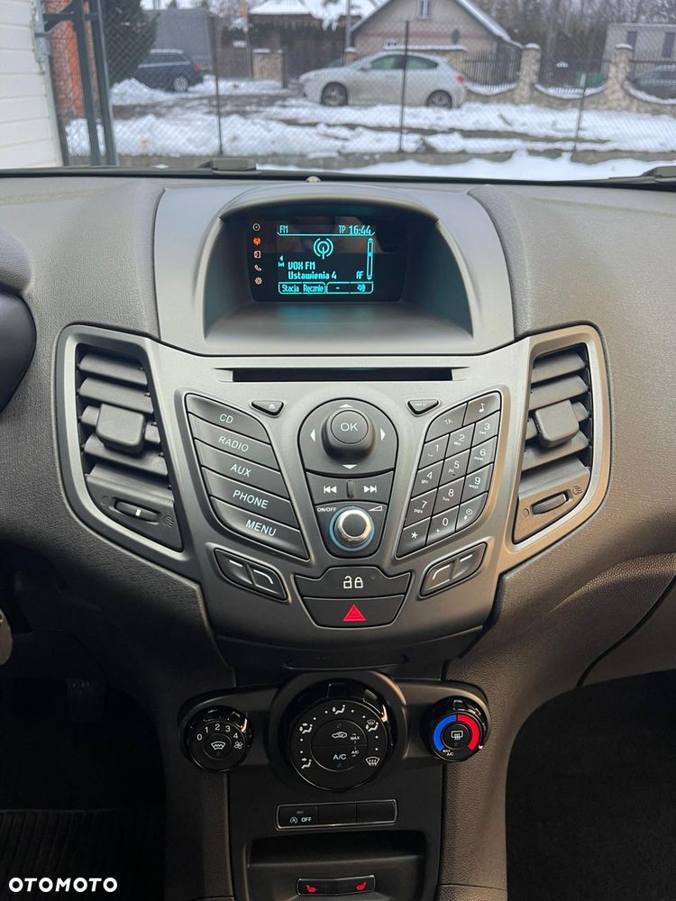 Ford Fiesta 1.0 EcoBoost Trend - 23