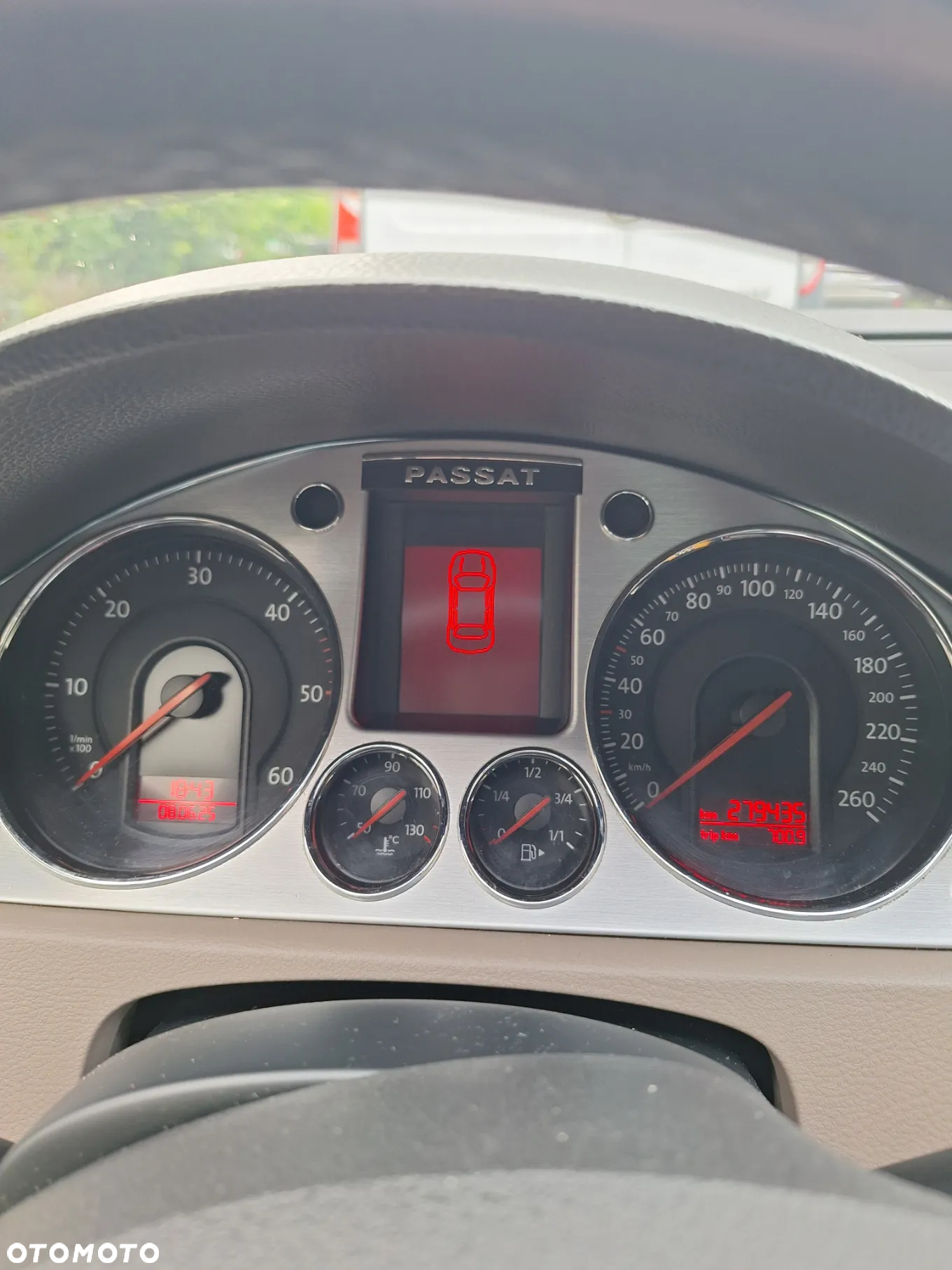 Volkswagen Passat - 12