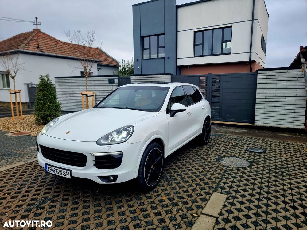 Porsche Cayenne 3.0 L - 1