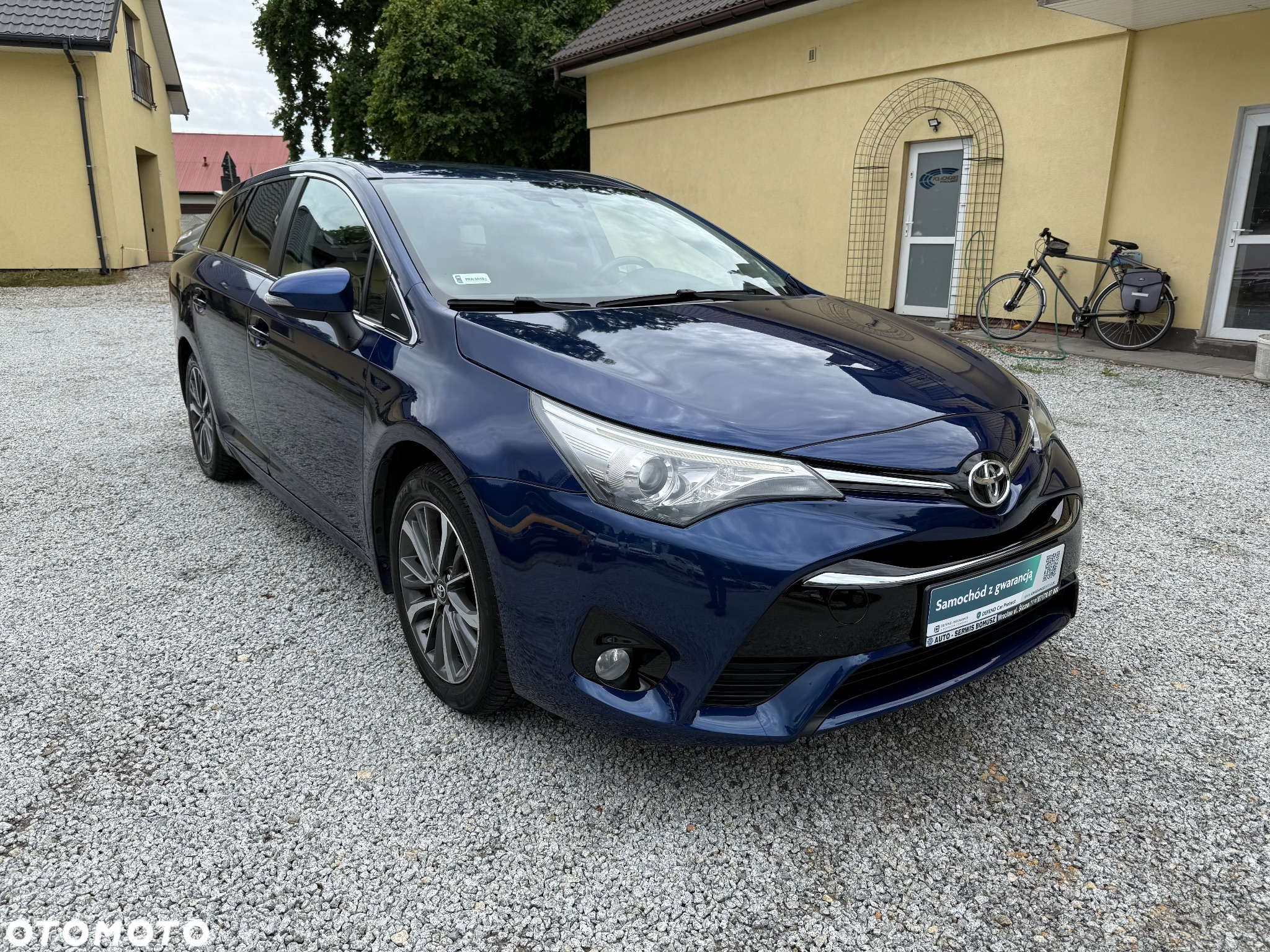 Toyota Avensis 2.0 D-4D Premium - 2