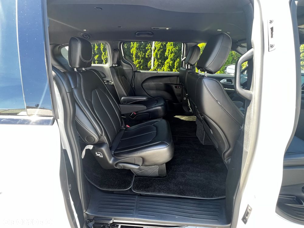 Chrysler Pacifica - 14