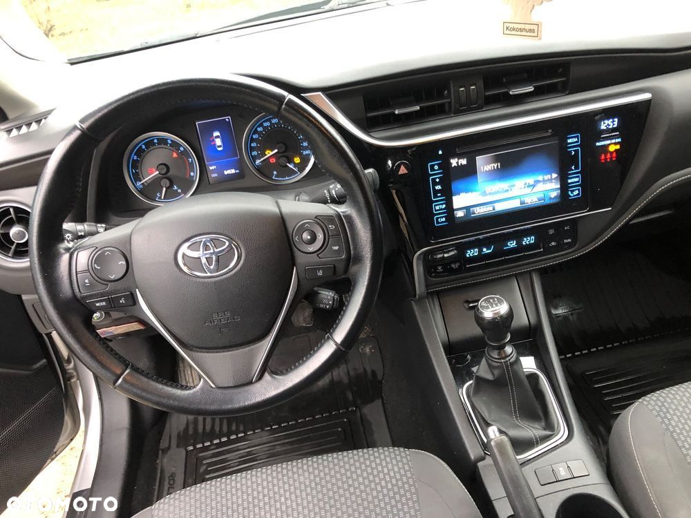 Toyota Corolla 1.6 Comfort - 6