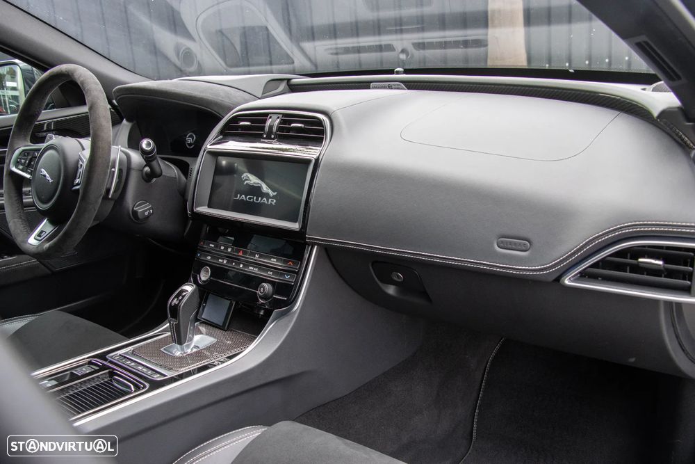 Jaguar XE 3.0 V6 S/C S - 34