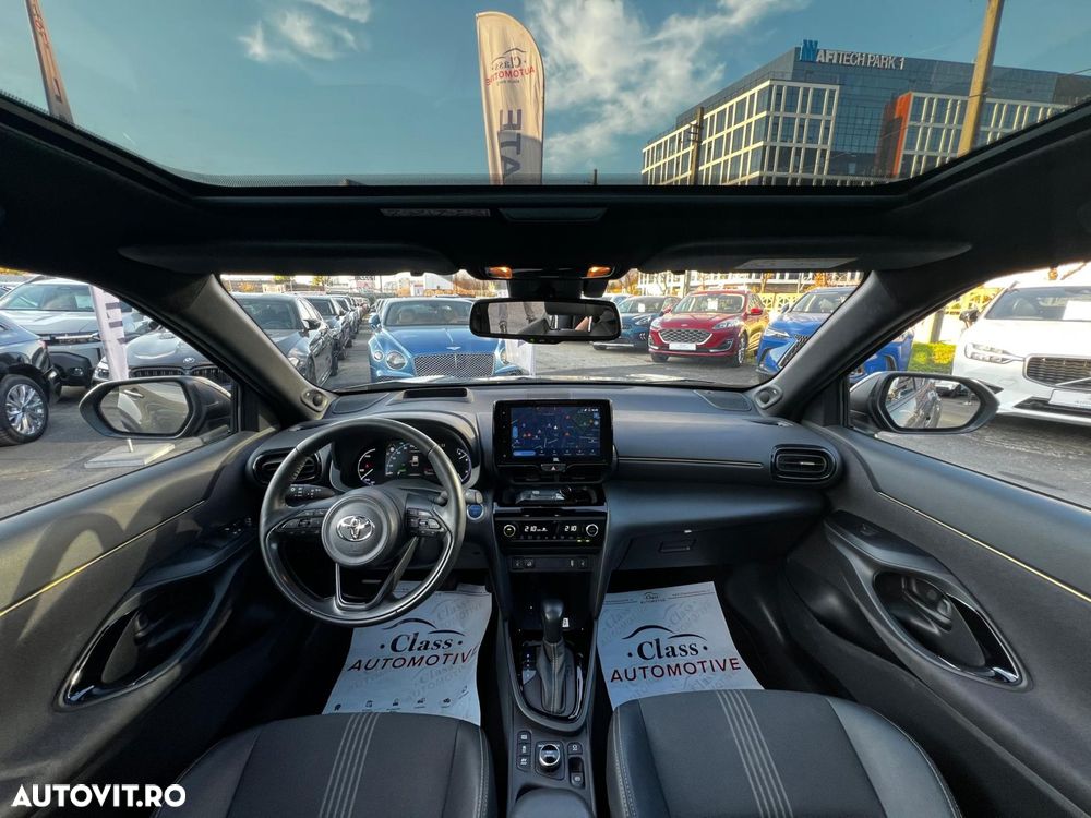 Toyota Yaris Cross - 18