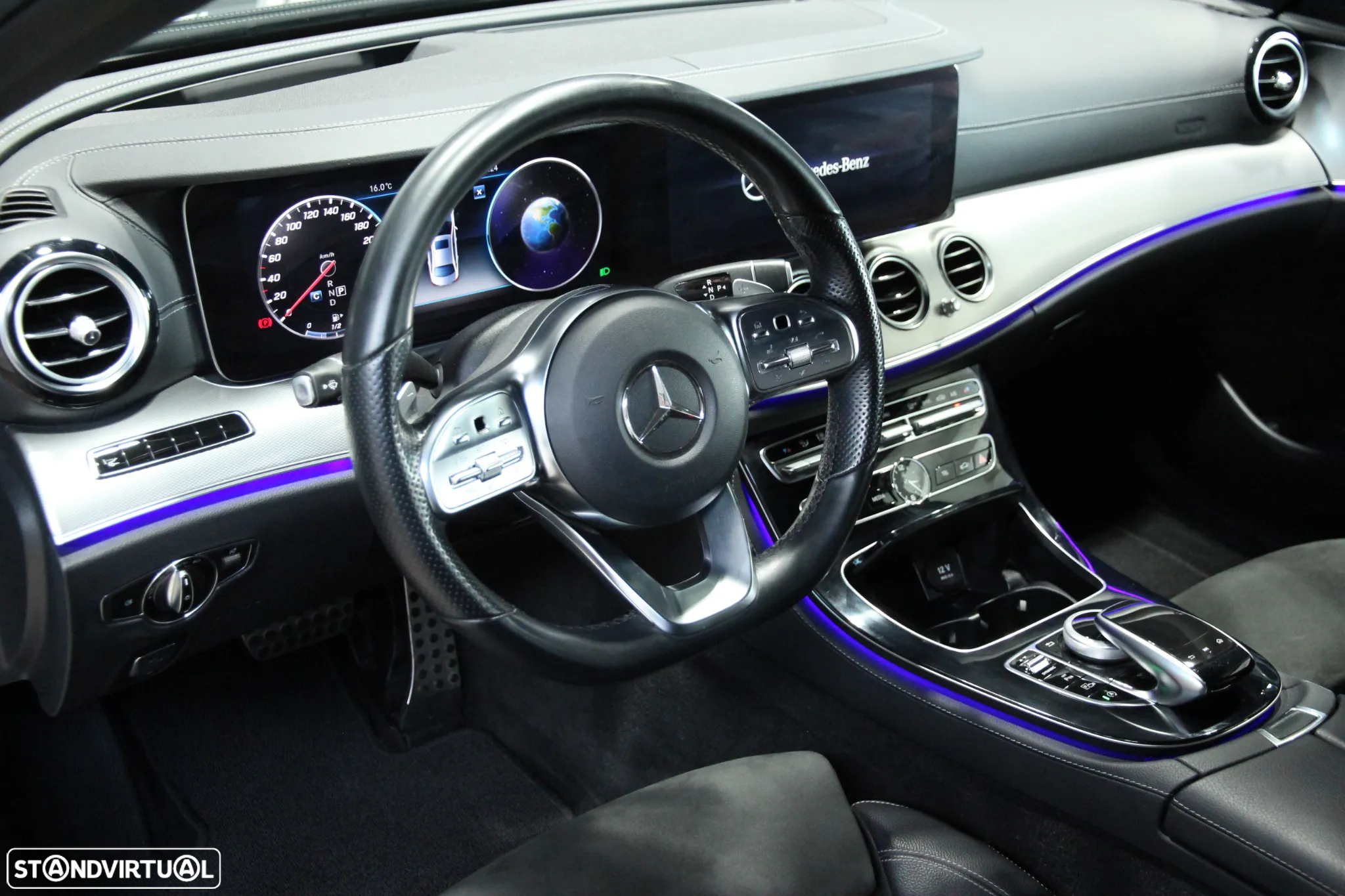 Mercedes-Benz E 300 d AMG - 12