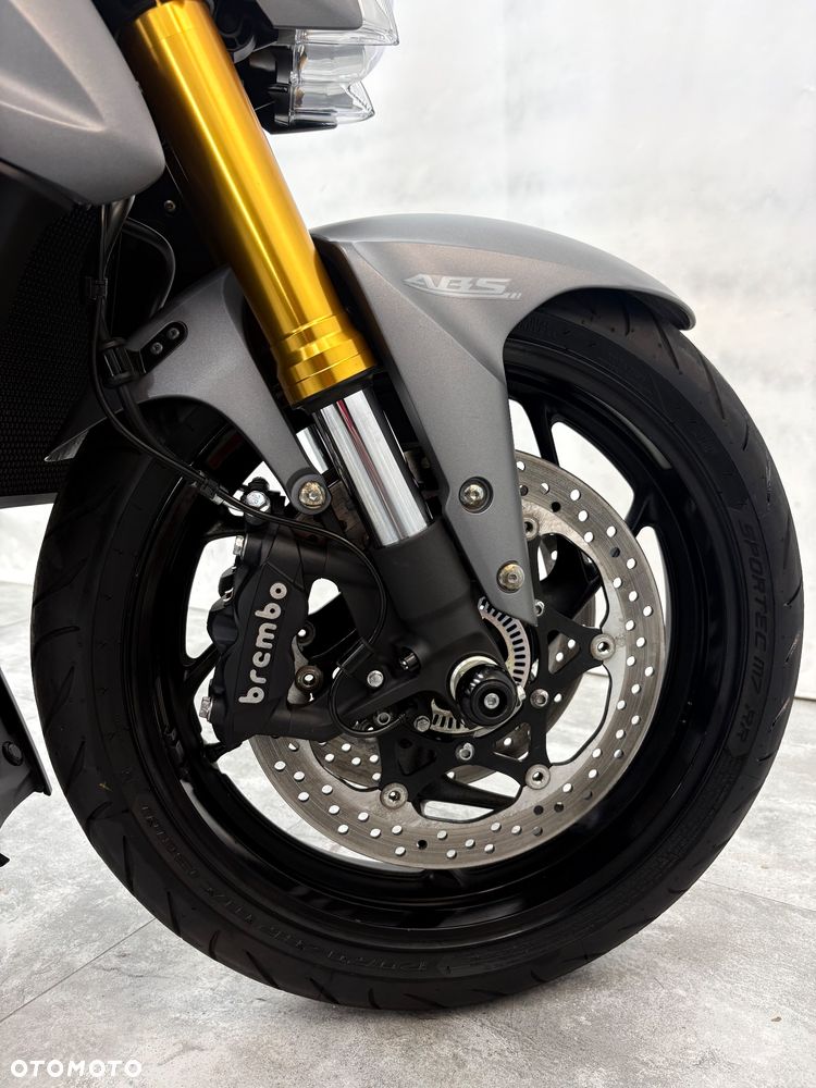 Suzuki GSX 1000 - 9