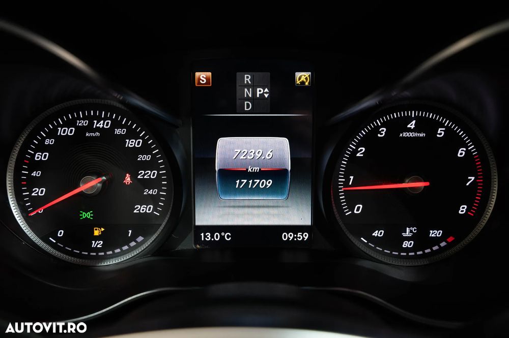 Mercedes-Benz GLC Coupe 250 4Matic 9G-TRONIC AMG Line - 23