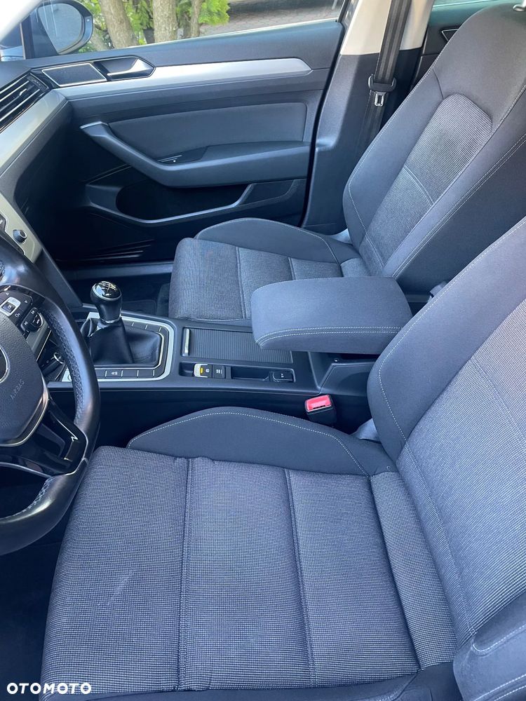 Volkswagen Passat Variant 2.0 TDI (BlueMotion Technology) Comfortline - 17