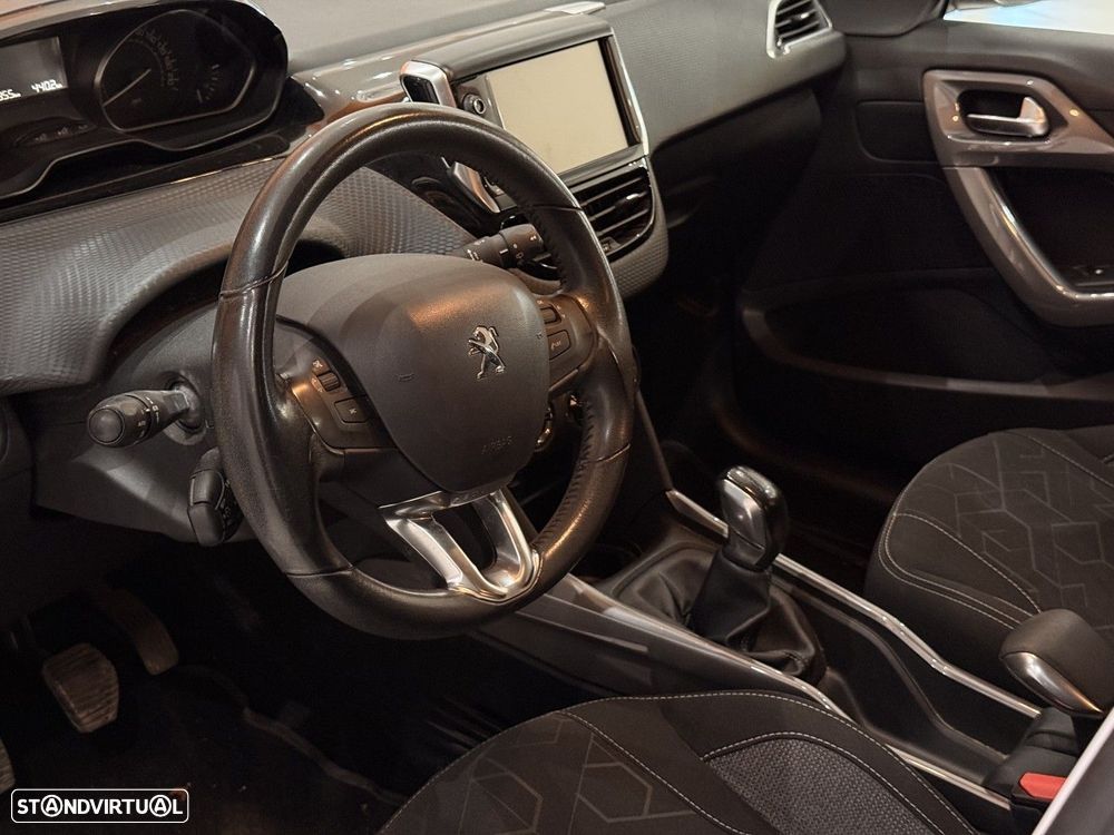 Peugeot 2008 1.2 PureTech Style - 5