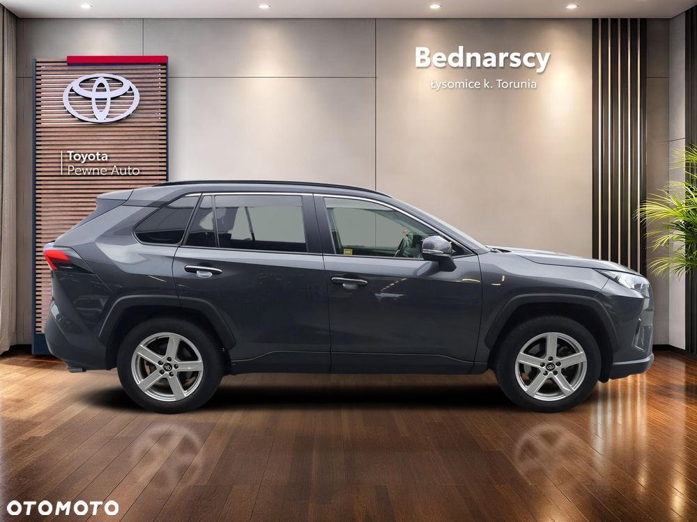 Toyota RAV4 - 6