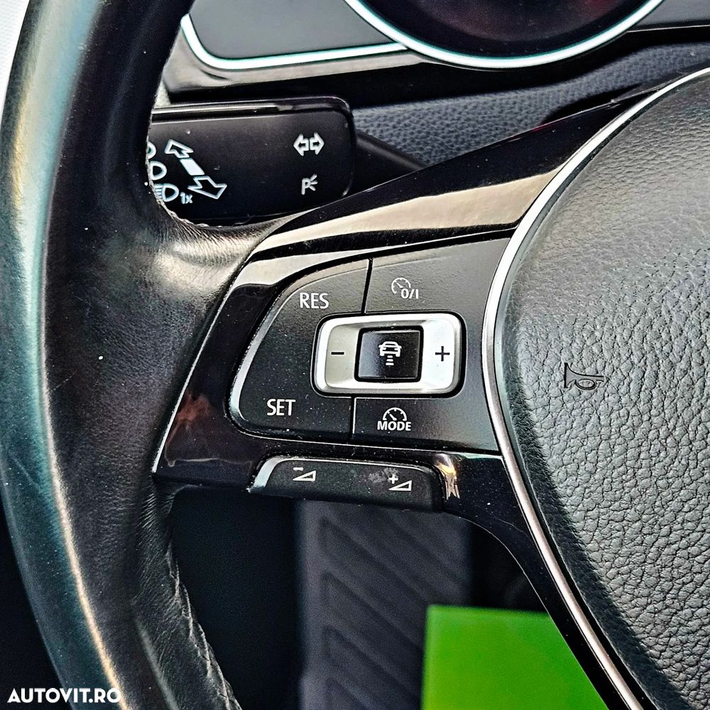 Volkswagen Passat - 25