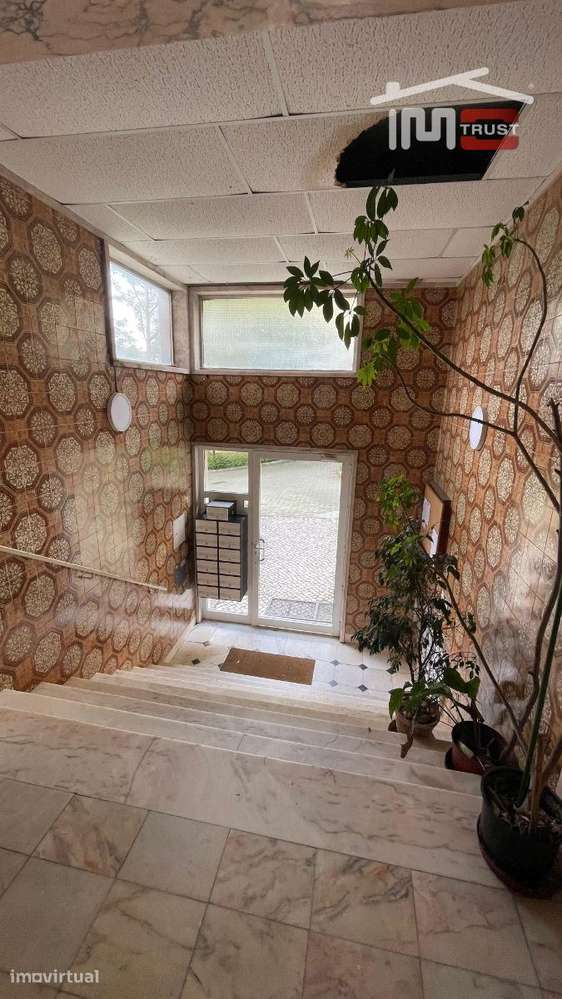 T4 na Reboleira com Forte Potencial de Valorização Excelente Oportu... - Grande imagem: 3/16