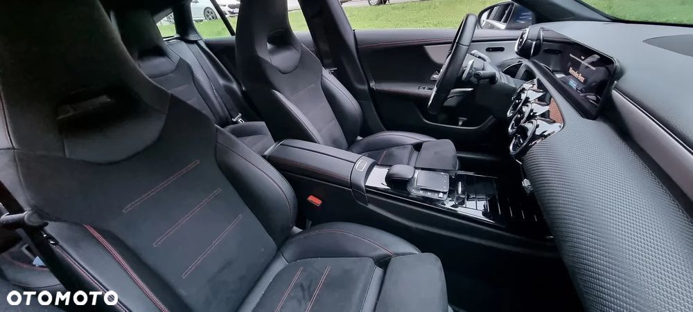 Mercedes-Benz CLA 200 d AMG Line 8G-DCT - 11
