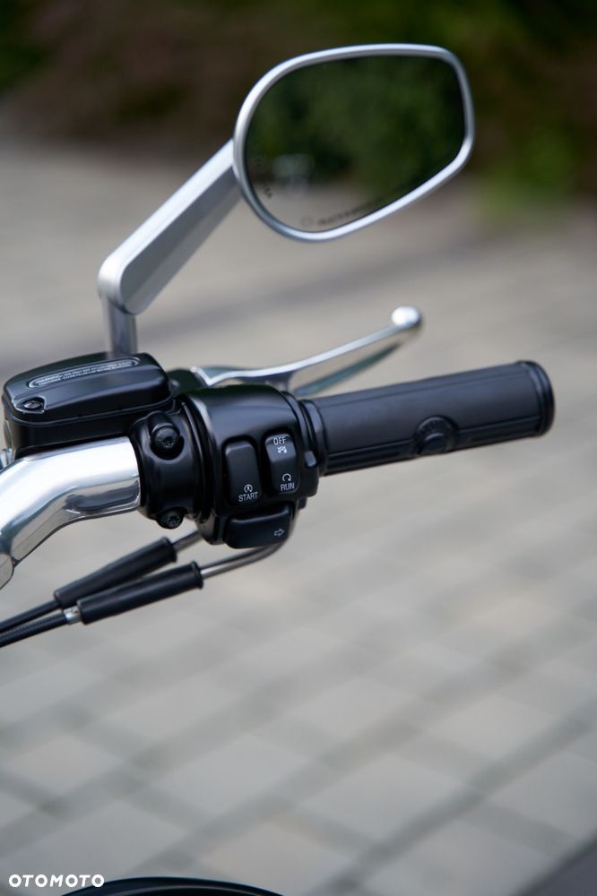 Harley-Davidson V-Rod Muscle - 7